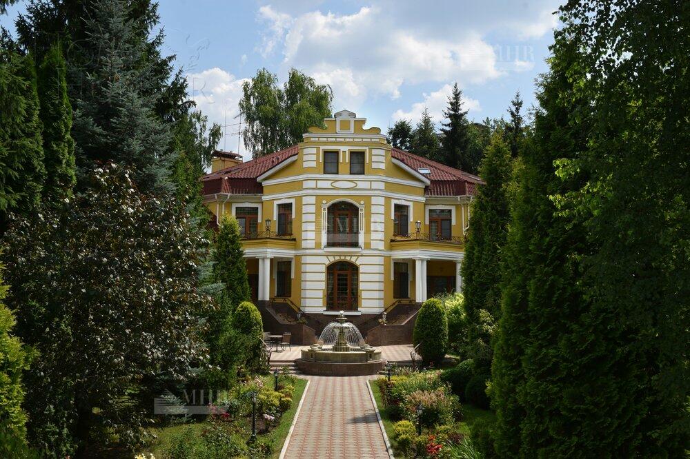 2-этажный коттедж 1 100 м² с отделкой