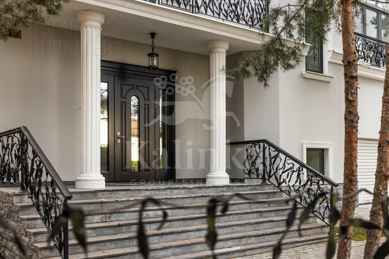 3-этажный коттедж 1 074 м² без отделки