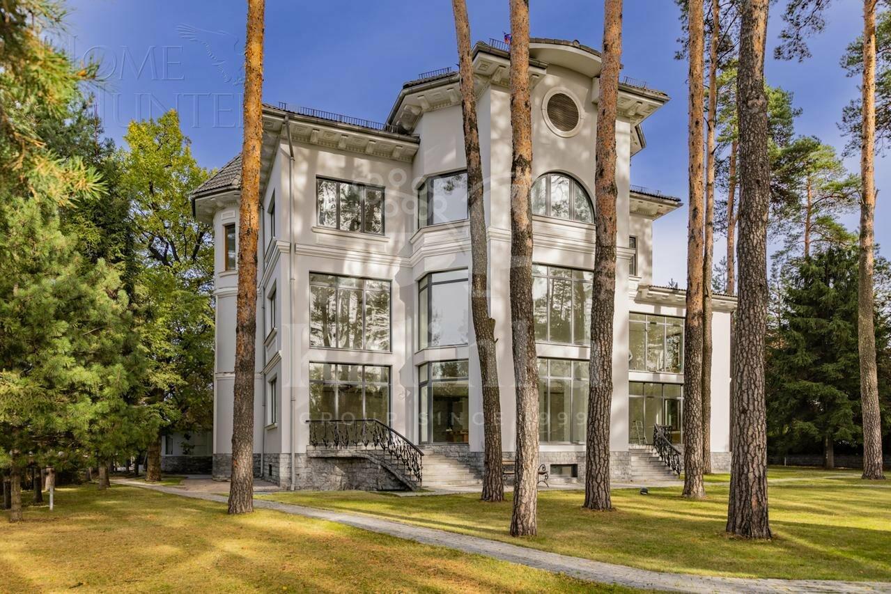 3-этажный коттедж 1 074 м² без отделки