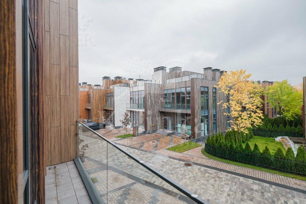 3-этажный таунхаус 168.7 м² без отделки