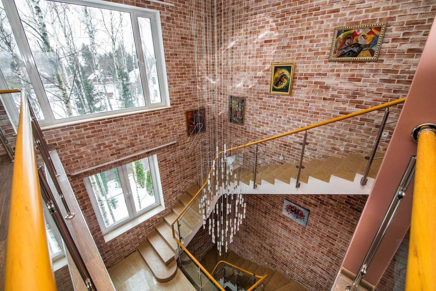 2-этажный таунхаус 600 м² с отделкой