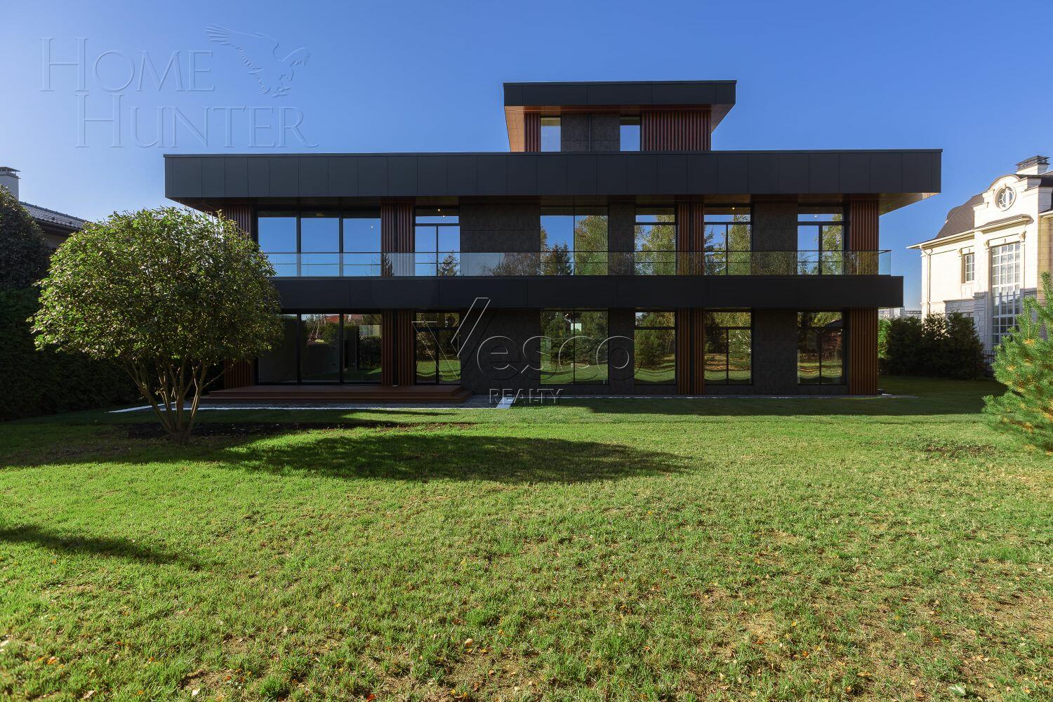 2-этажный коттедж 1 200 м² без отделки