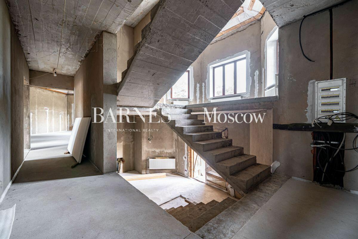 2-этажный коттедж 635.2 м² без отделки