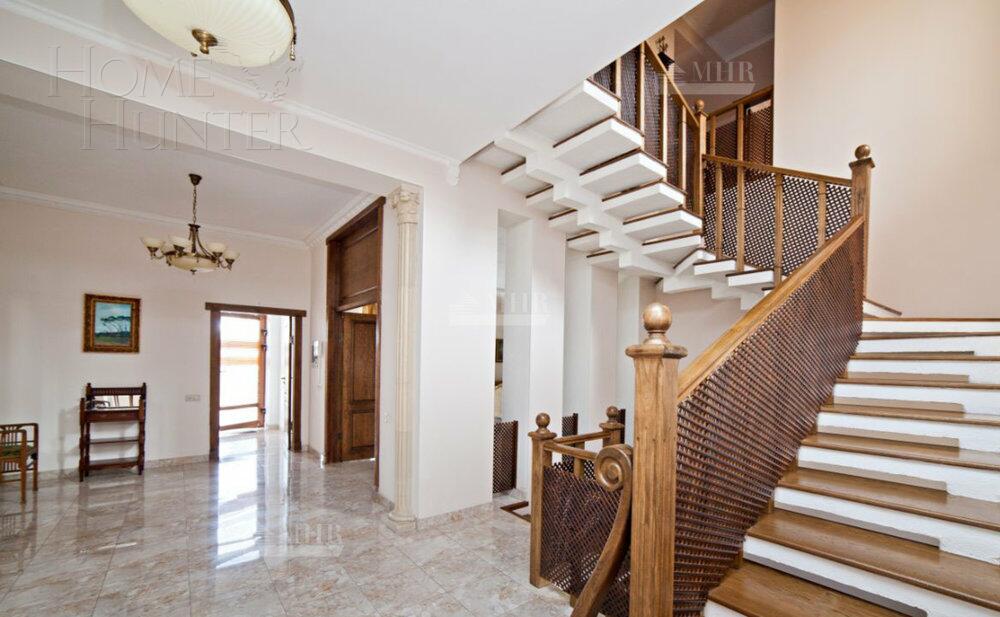 2-этажный коттедж 600 м² с отделкой