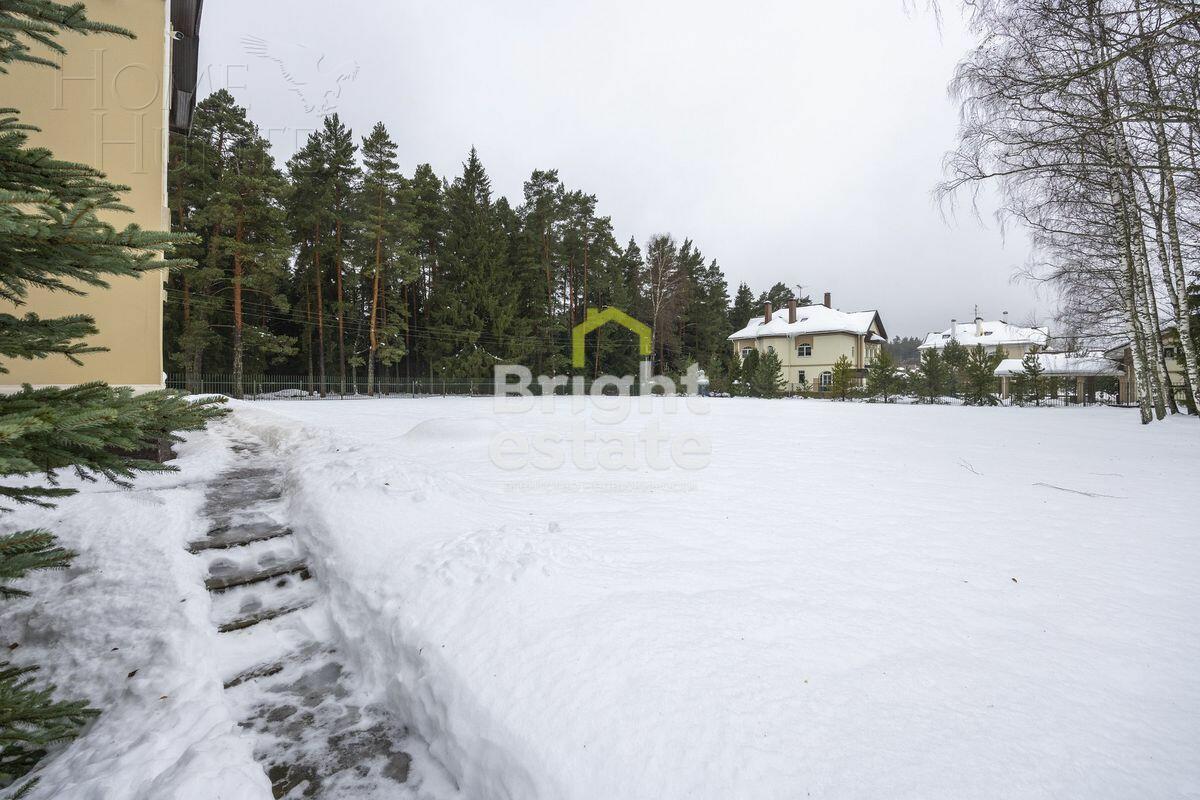 3-этажный коттедж 800 м² с отделкой