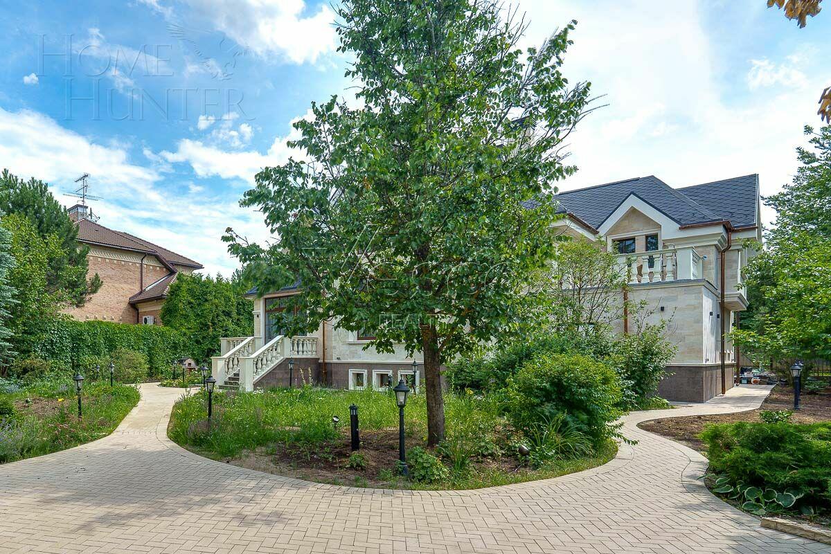 2-этажный коттедж 350 м² с отделкой