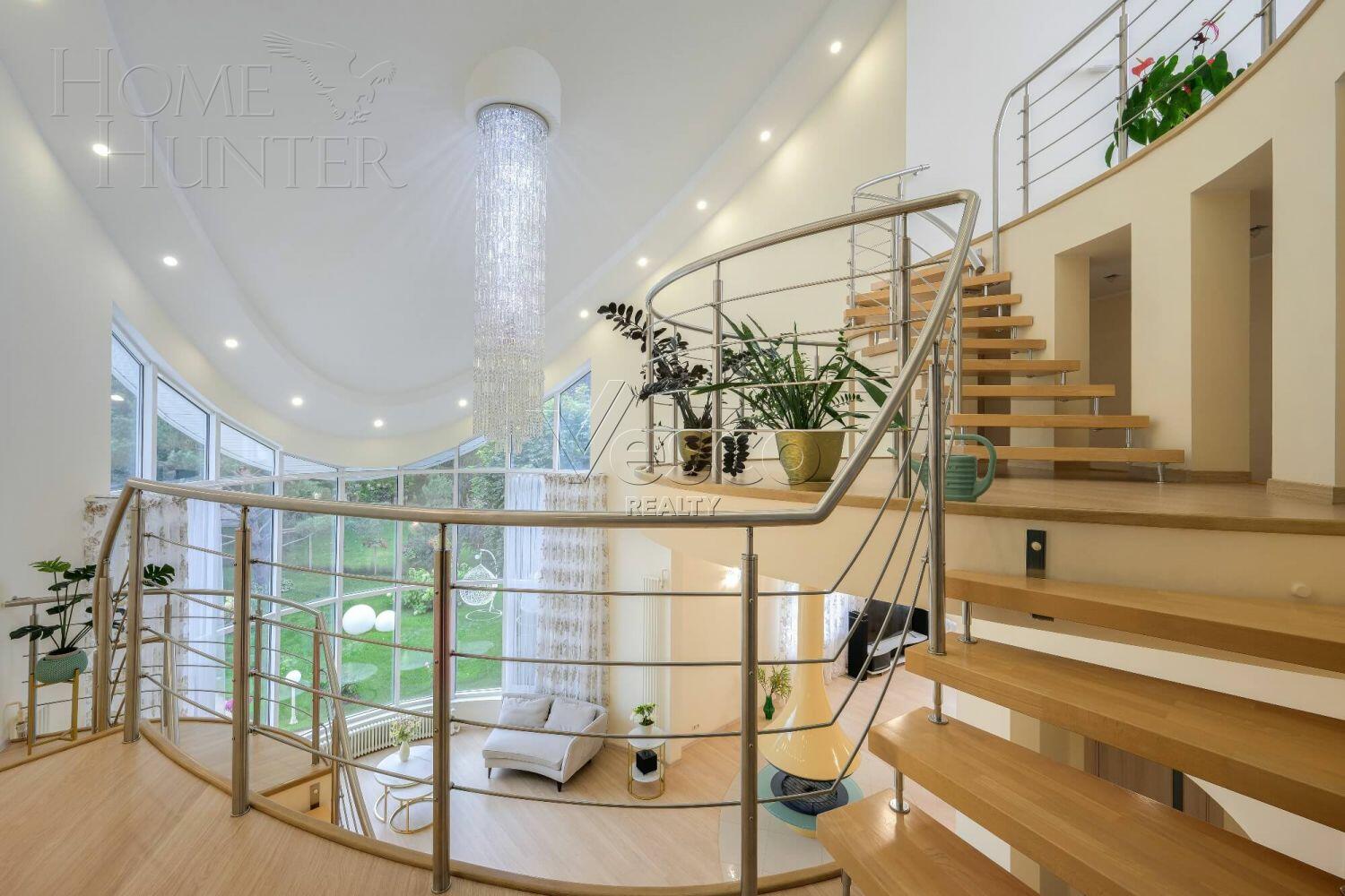 3-этажный коттедж 489 м² с отделкой