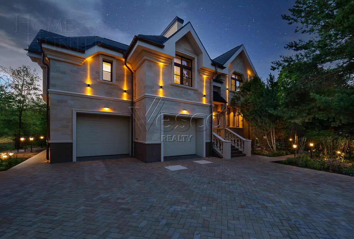 2-этажный коттедж 350 м² с отделкой