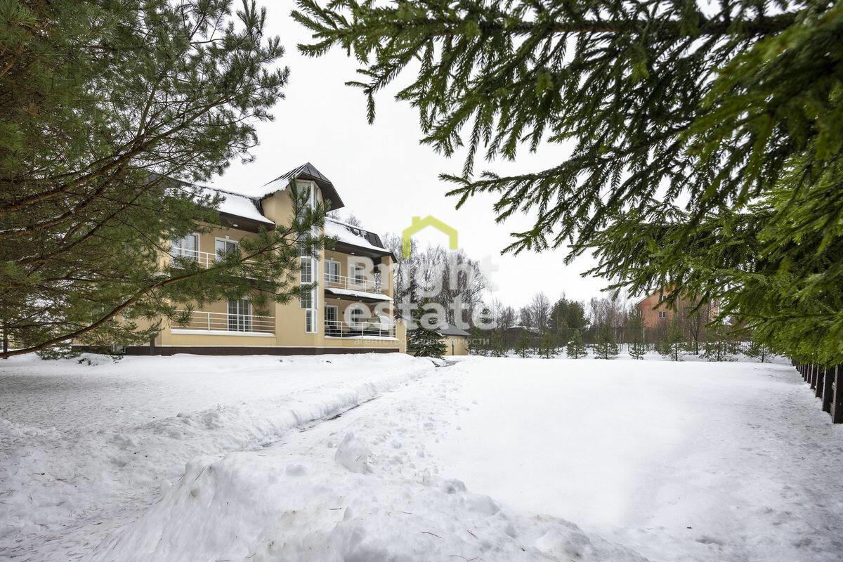 3-этажный коттедж 800 м² с отделкой