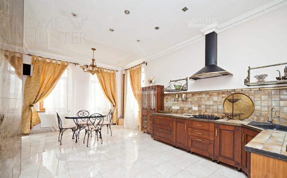 2-этажный коттедж 600 м² с отделкой