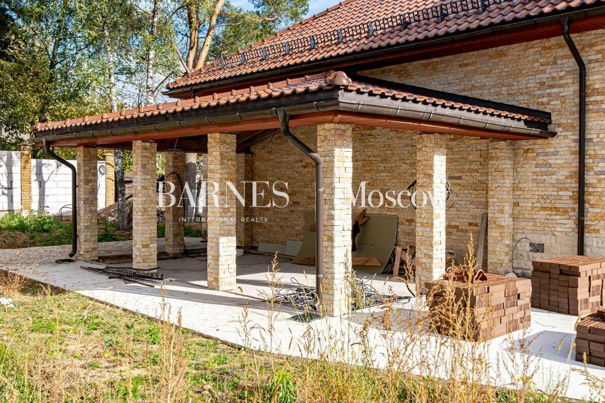 2-этажный коттедж 635.2 м² без отделки