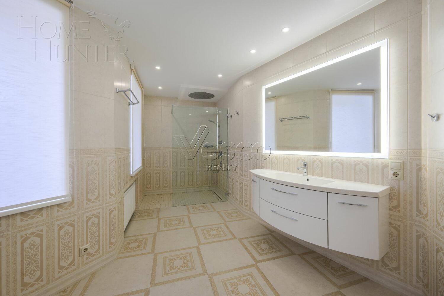 3-этажный коттедж 489 м² с отделкой