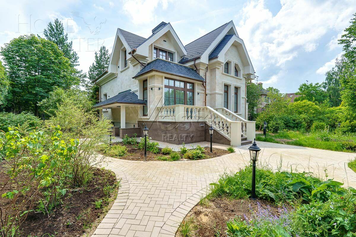 2-этажный коттедж 350 м² с отделкой