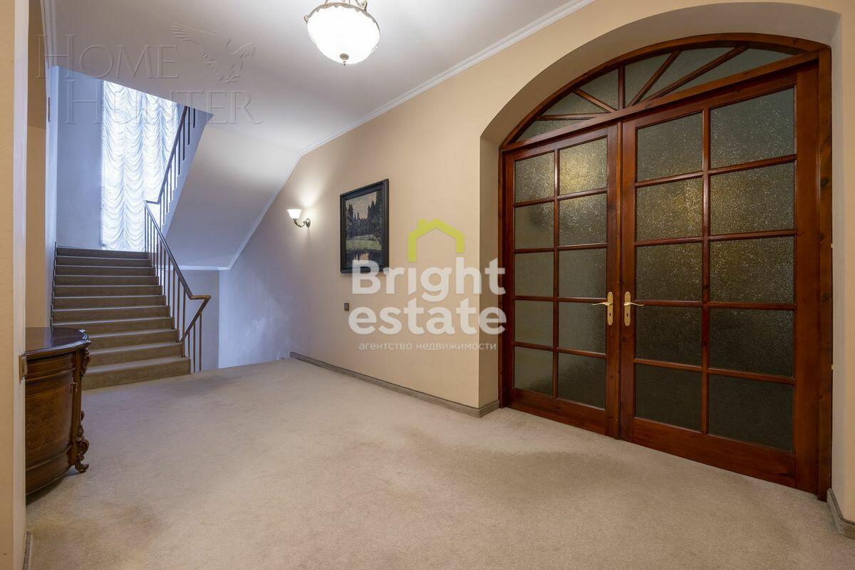 3-этажный коттедж 800 м² с отделкой