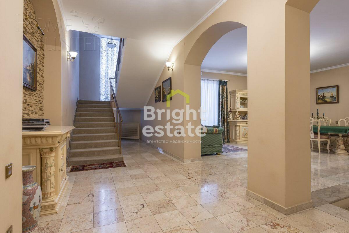 3-этажный коттедж 800 м² с отделкой