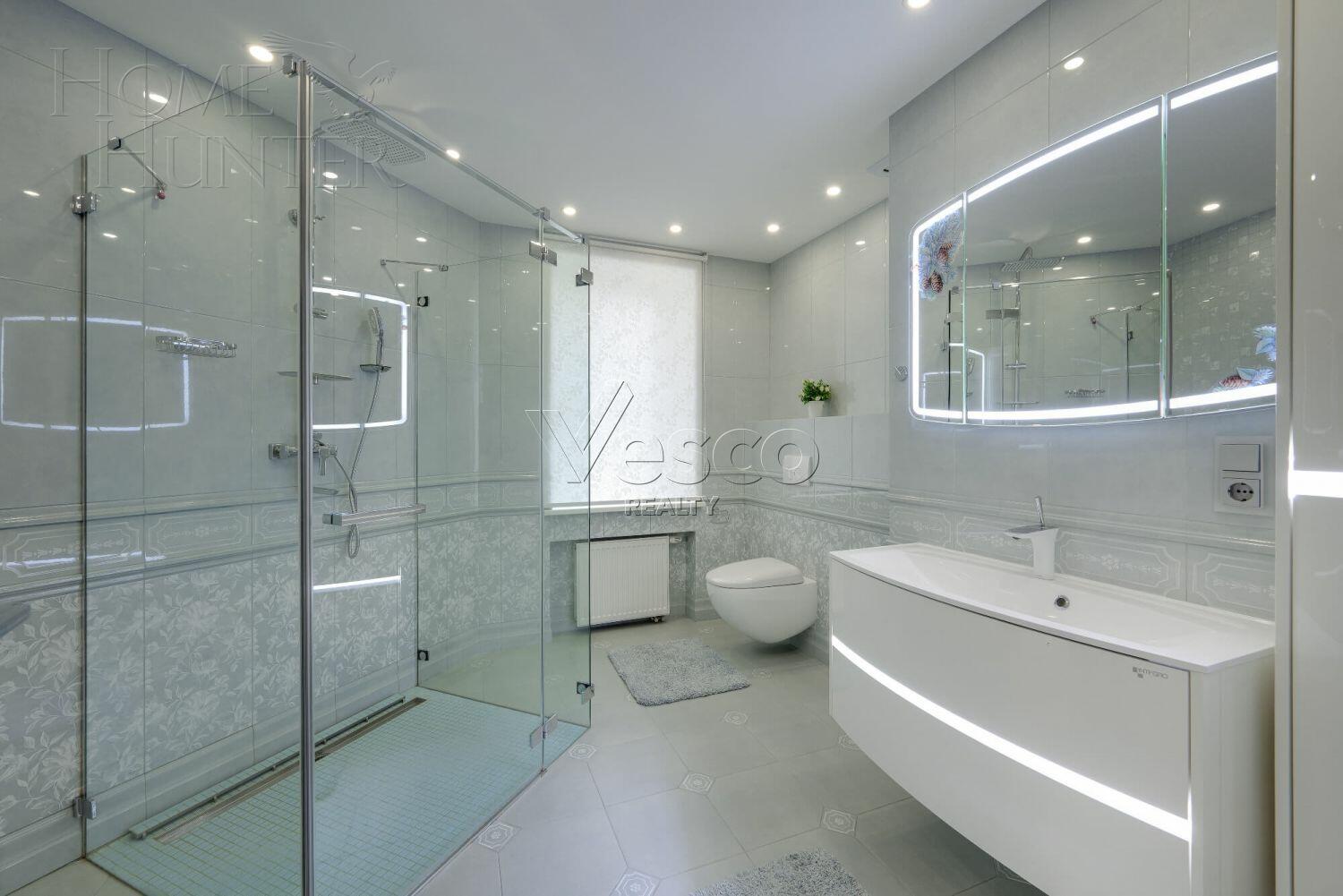 3-этажный коттедж 489 м² с отделкой