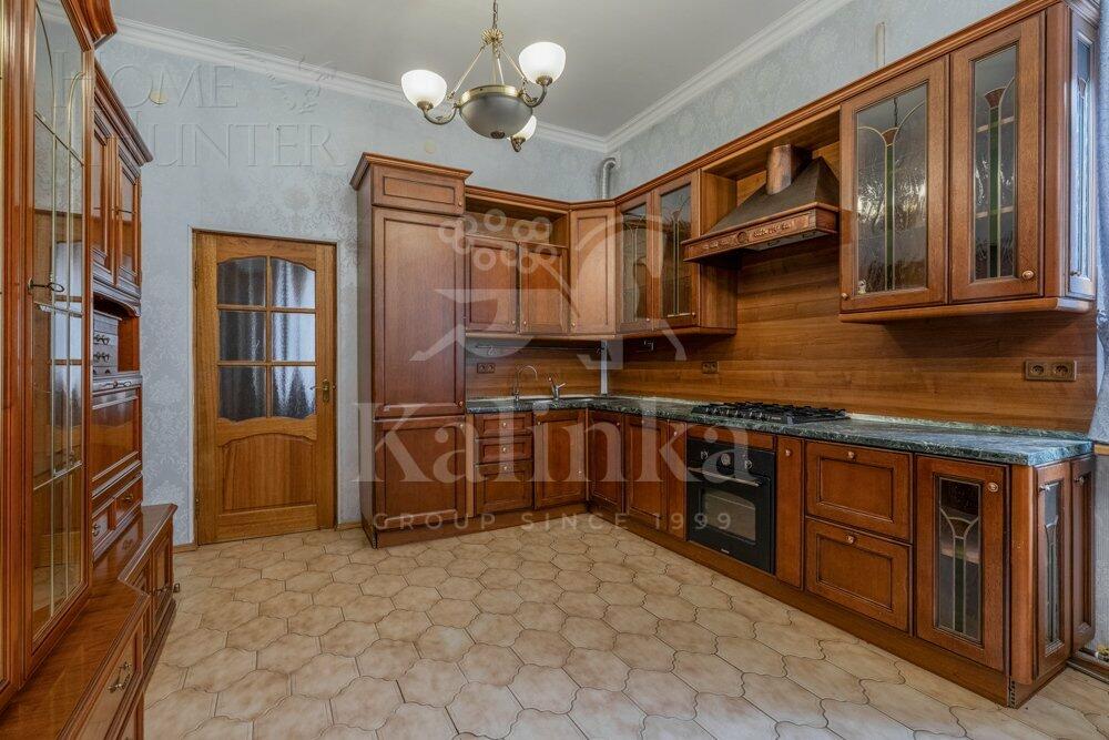 2-этажный коттедж 320 м² с отделкой