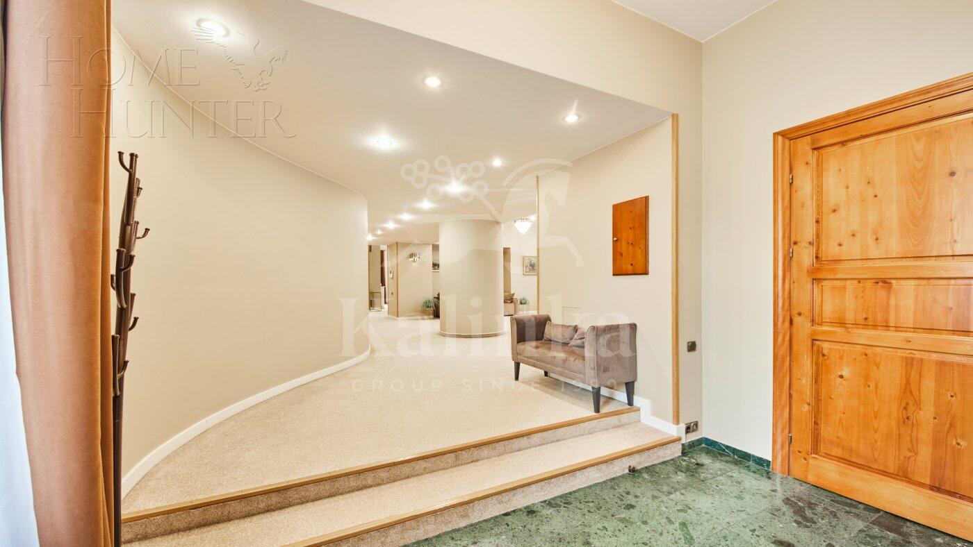 6-КОМН. КВАРТИРА С ОТДЕЛКОЙ 303 М² НА 3 ЭТАЖЕ