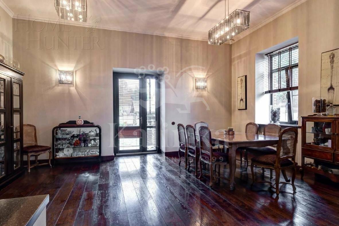 3-этажный коттедж 1 000 м² с отделкой