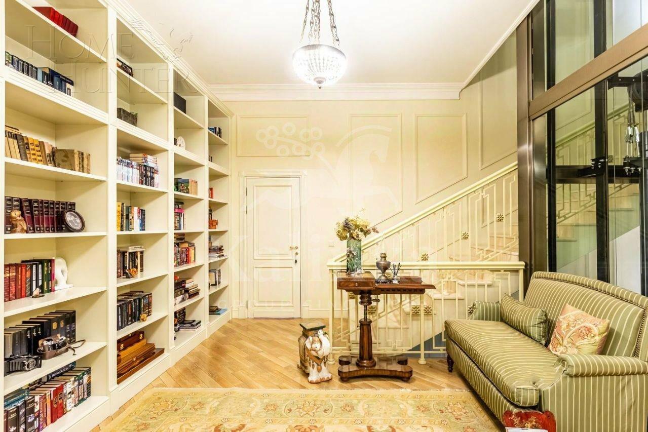 3-этажный коттедж 750 м² с отделкой