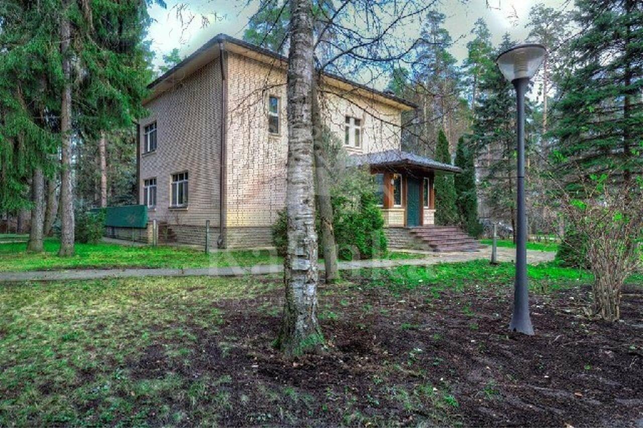 2-этажный коттедж 1 615 м² с отделкой