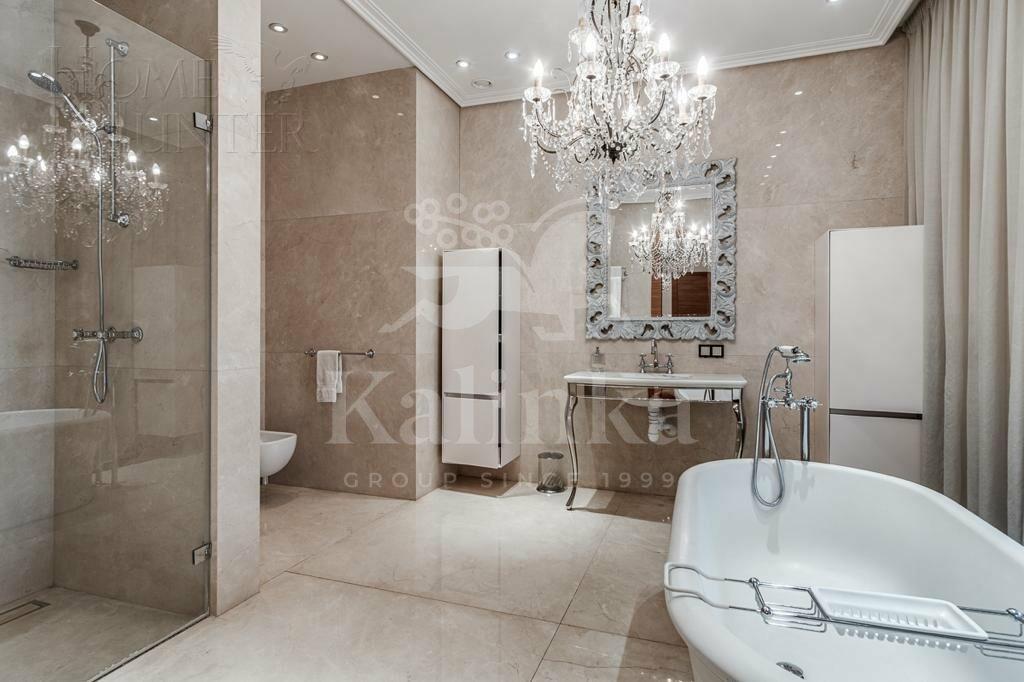 2-этажный коттедж 1 360 м² с отделкой