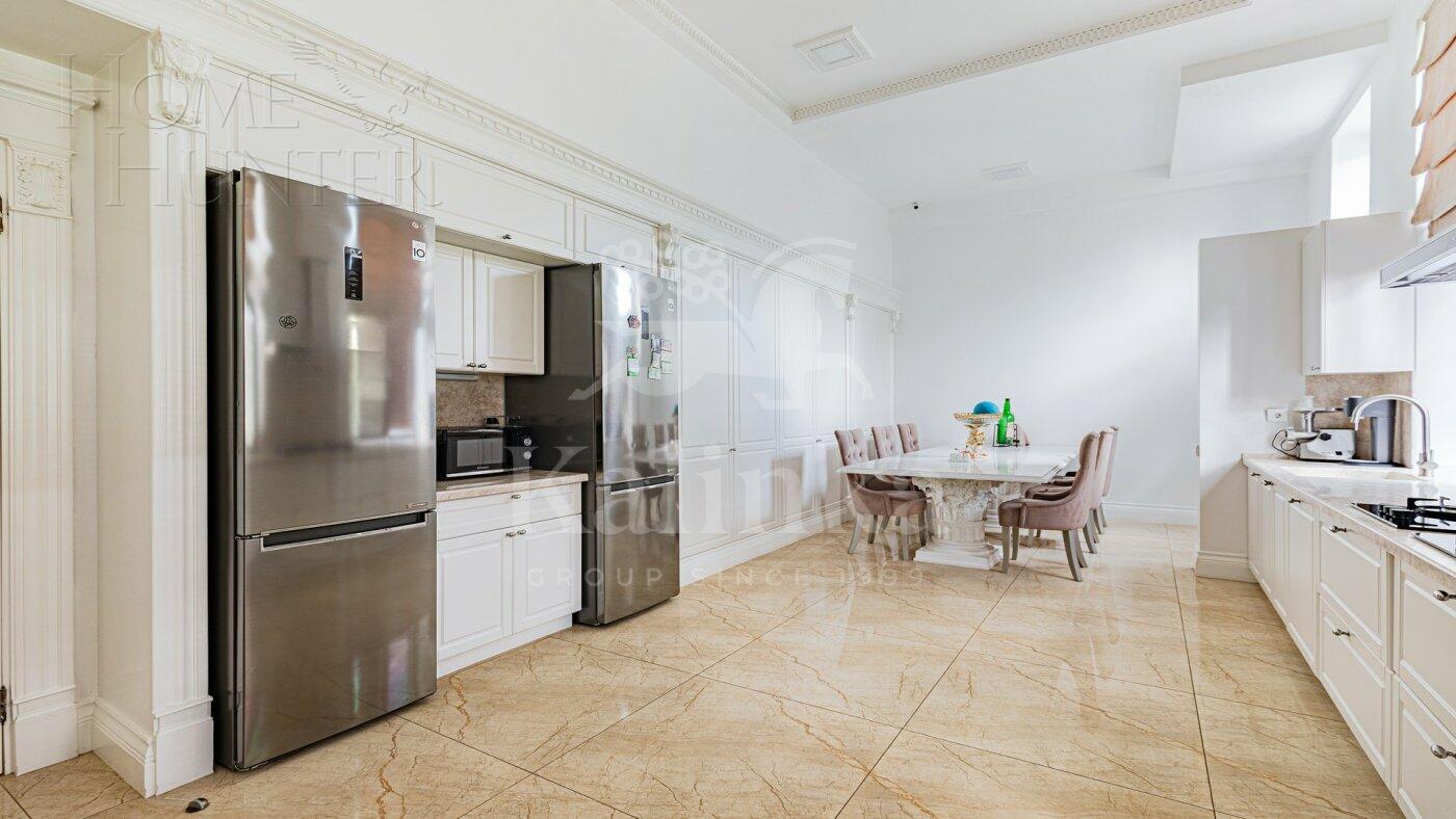 2-этажный коттедж 1 667 м² с отделкой