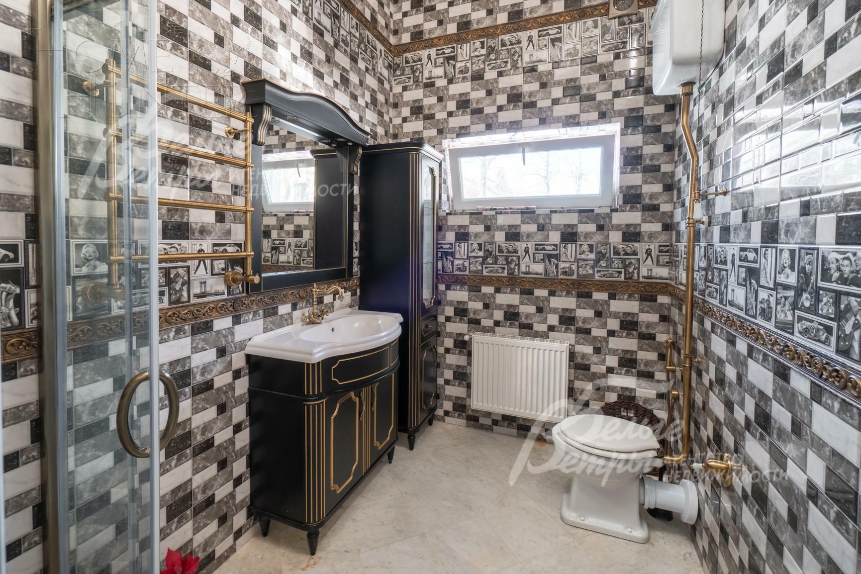 3-этажный коттедж 720 м² с отделкой