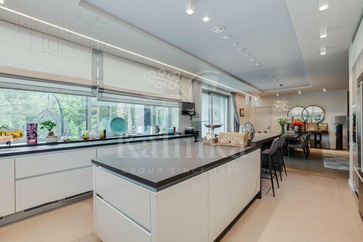 2-этажный коттедж 935 м² с отделкой