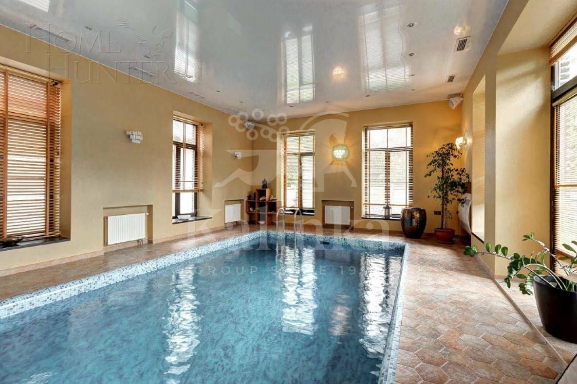 3-этажный коттедж 1 000 м² с отделкой