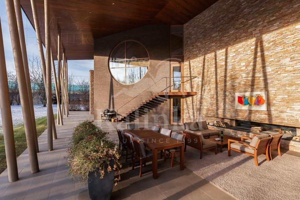 2-этажный коттедж 1 360 м² с отделкой