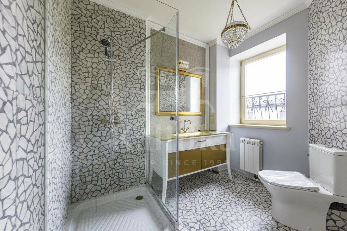 2-этажный коттедж 350 м² с отделкой