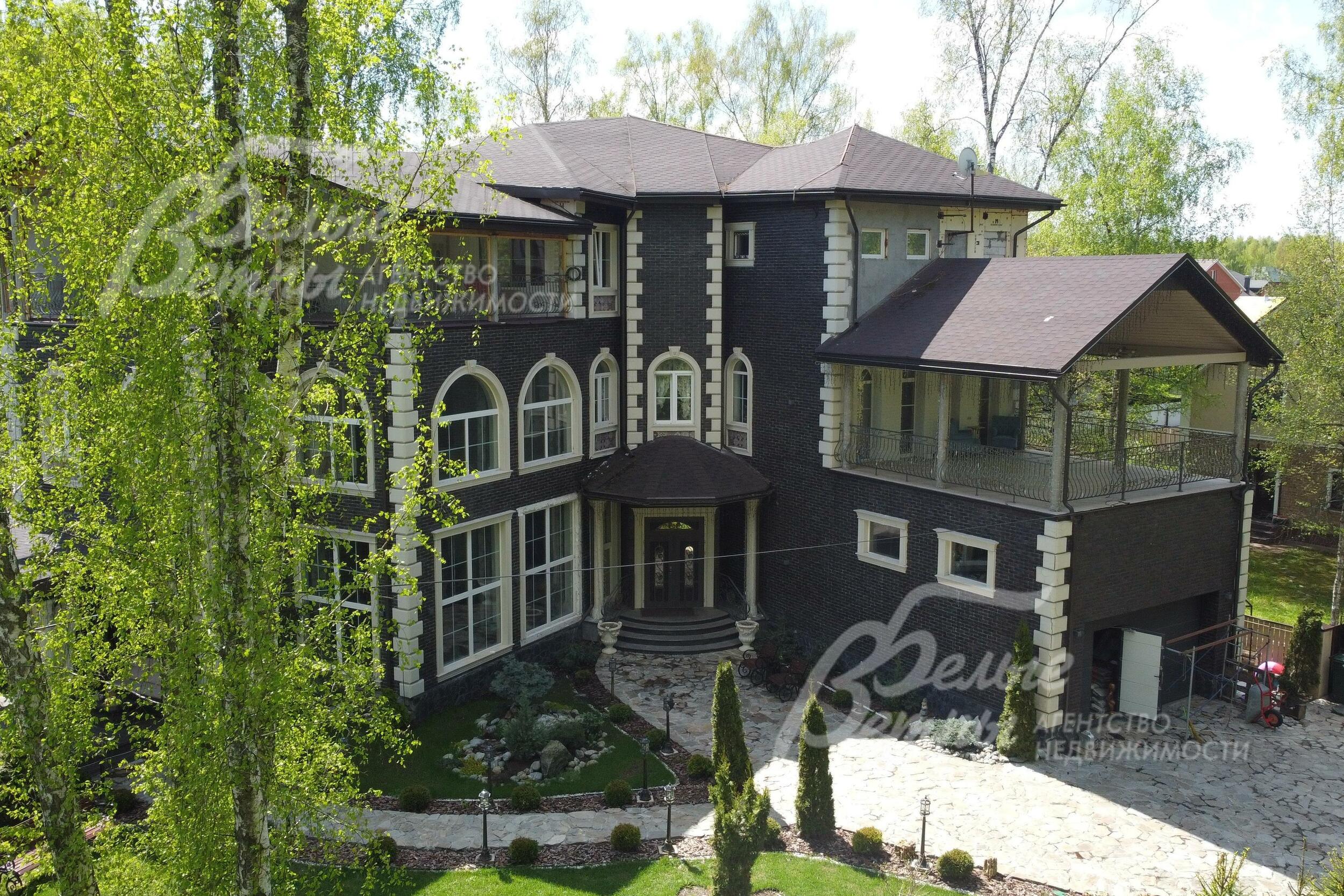 3-этажный коттедж 720 м² с отделкой