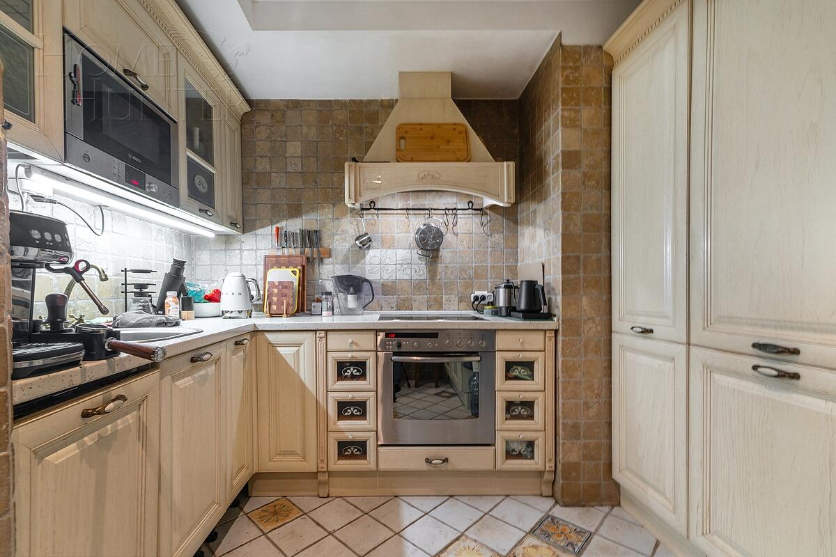 5-КОМН. КВАРТИРА С ОТДЕЛКОЙ 220 М² НА 13 ЭТАЖЕ