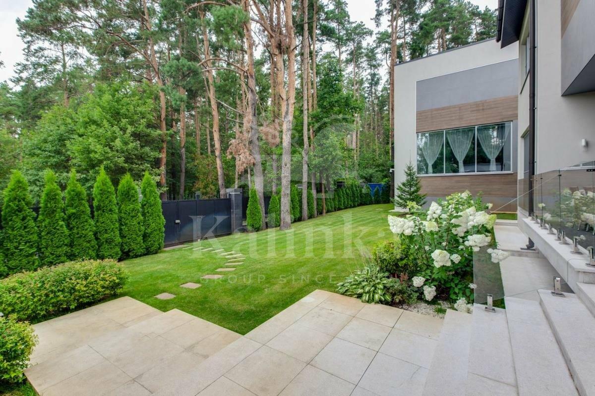 2-этажный коттедж 935 м² с отделкой