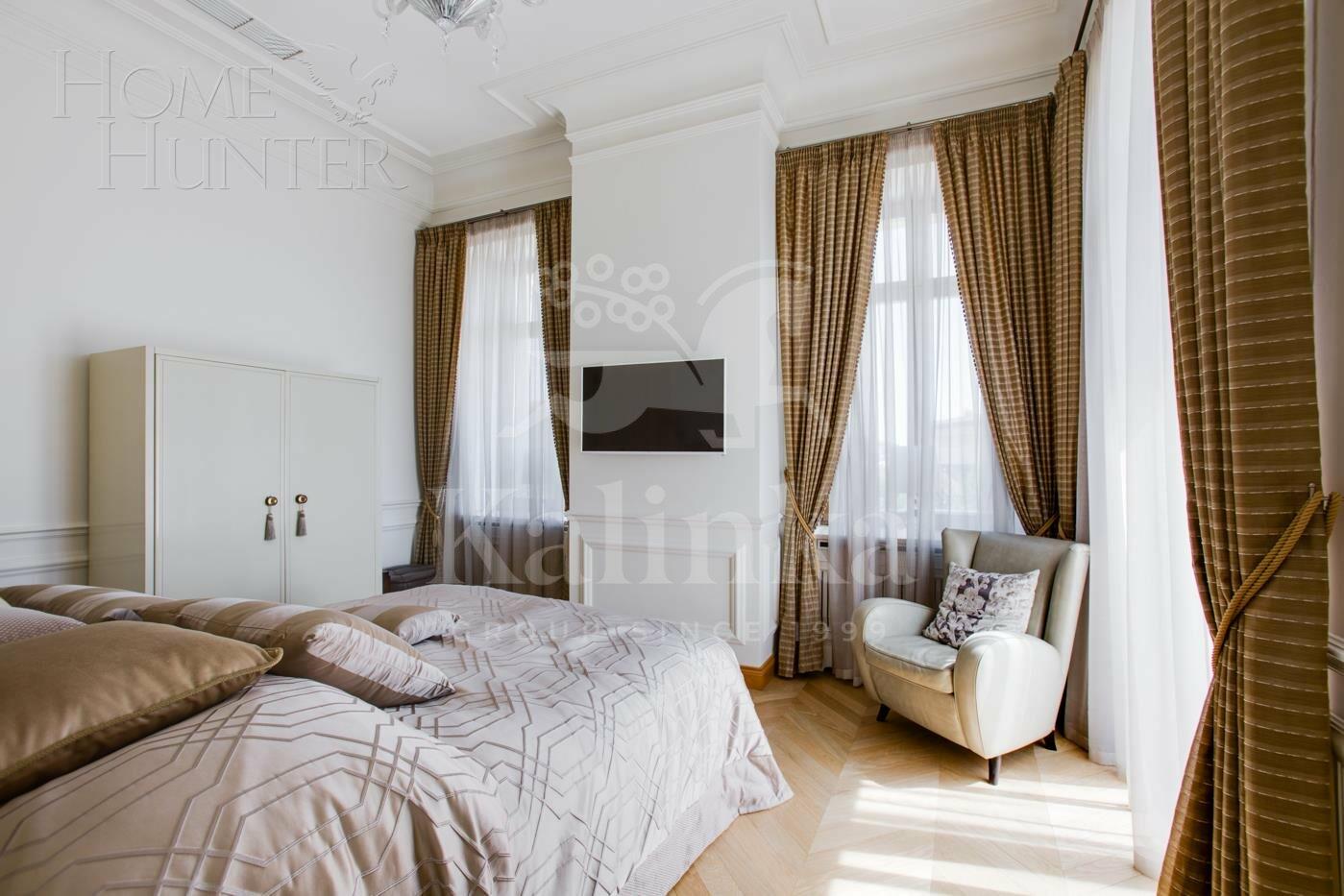 2-этажный коттедж 1 100 м² с отделкой