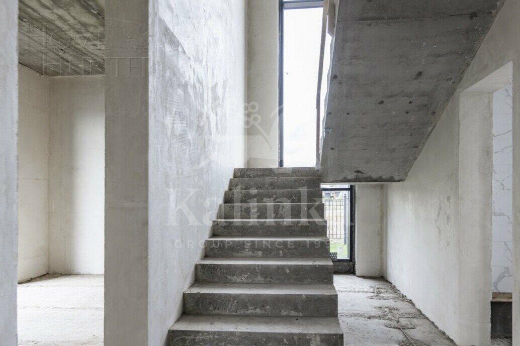 2-этажный коттедж 460 м² без отделки