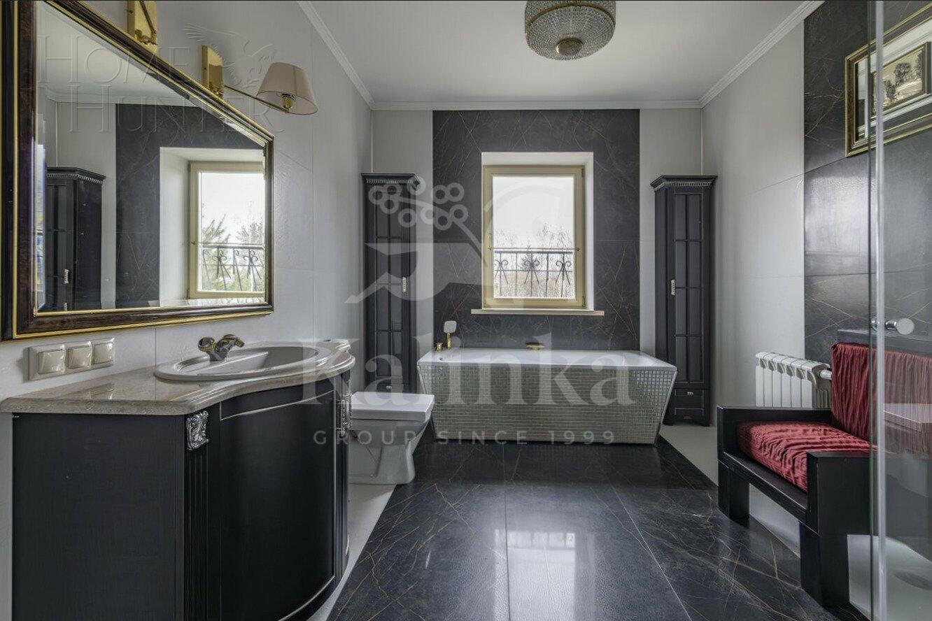 2-этажный коттедж 350 м² с отделкой