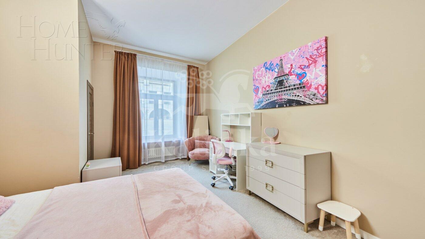 6-КОМН. КВАРТИРА С ОТДЕЛКОЙ 303 М² НА 3 ЭТАЖЕ