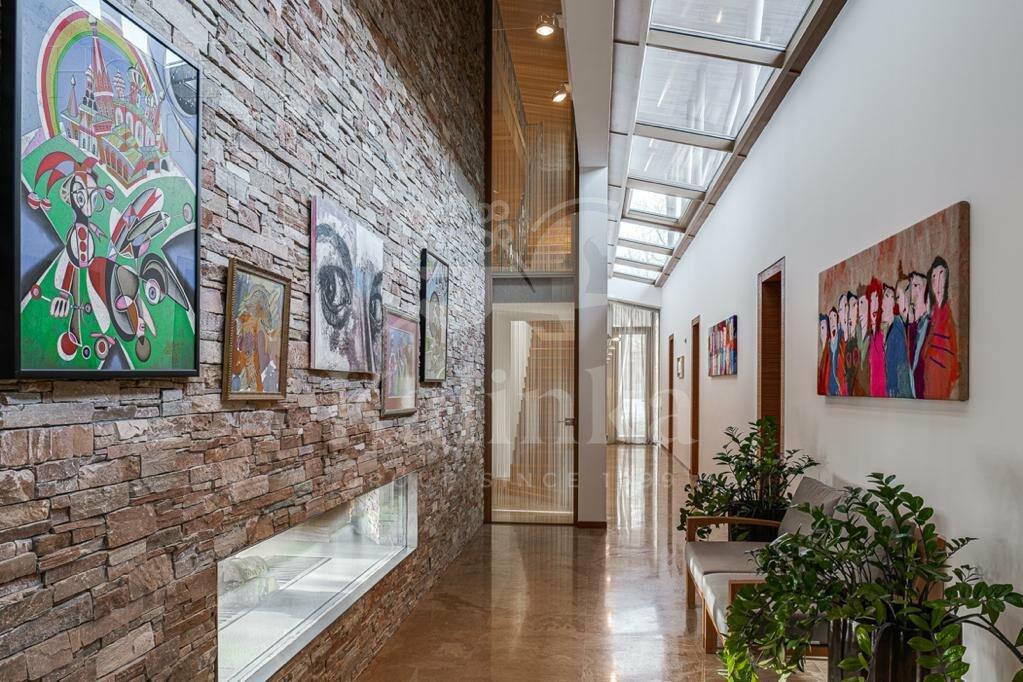 2-этажный коттедж 1 360 м² с отделкой