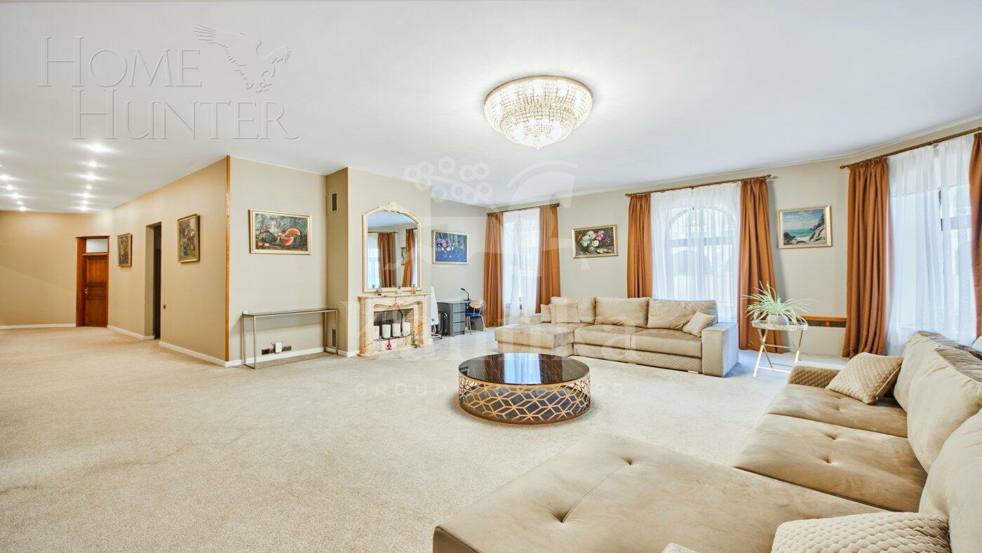 6-КОМН. КВАРТИРА С ОТДЕЛКОЙ 303 М² НА 3 ЭТАЖЕ