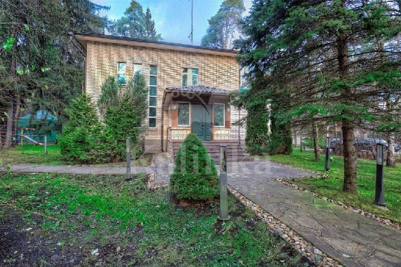 2-этажный коттедж 1 615 м² с отделкой