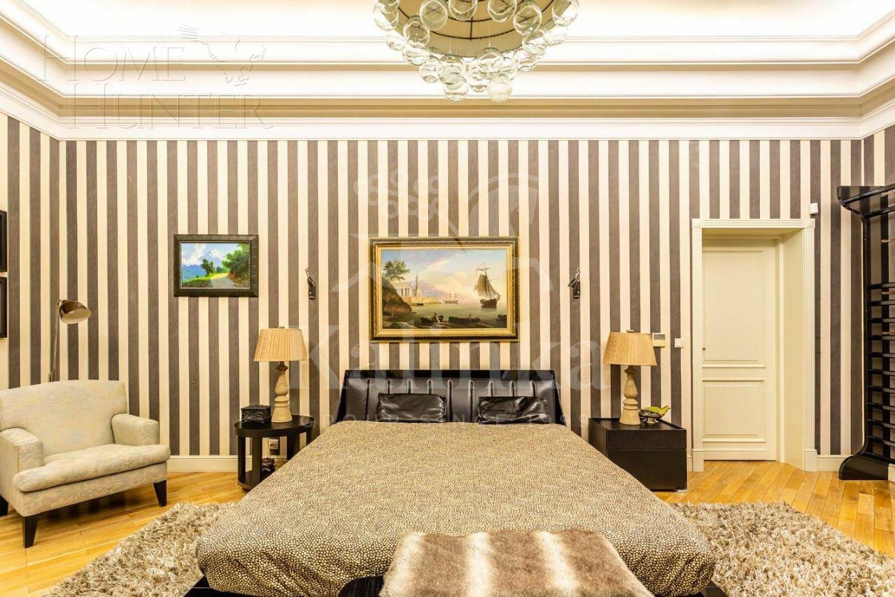 3-этажный коттедж 750 м² с отделкой