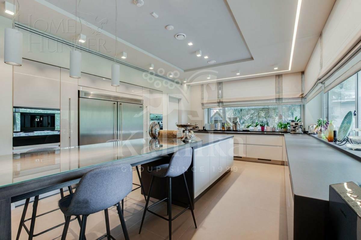 2-этажный коттедж 935 м² с отделкой