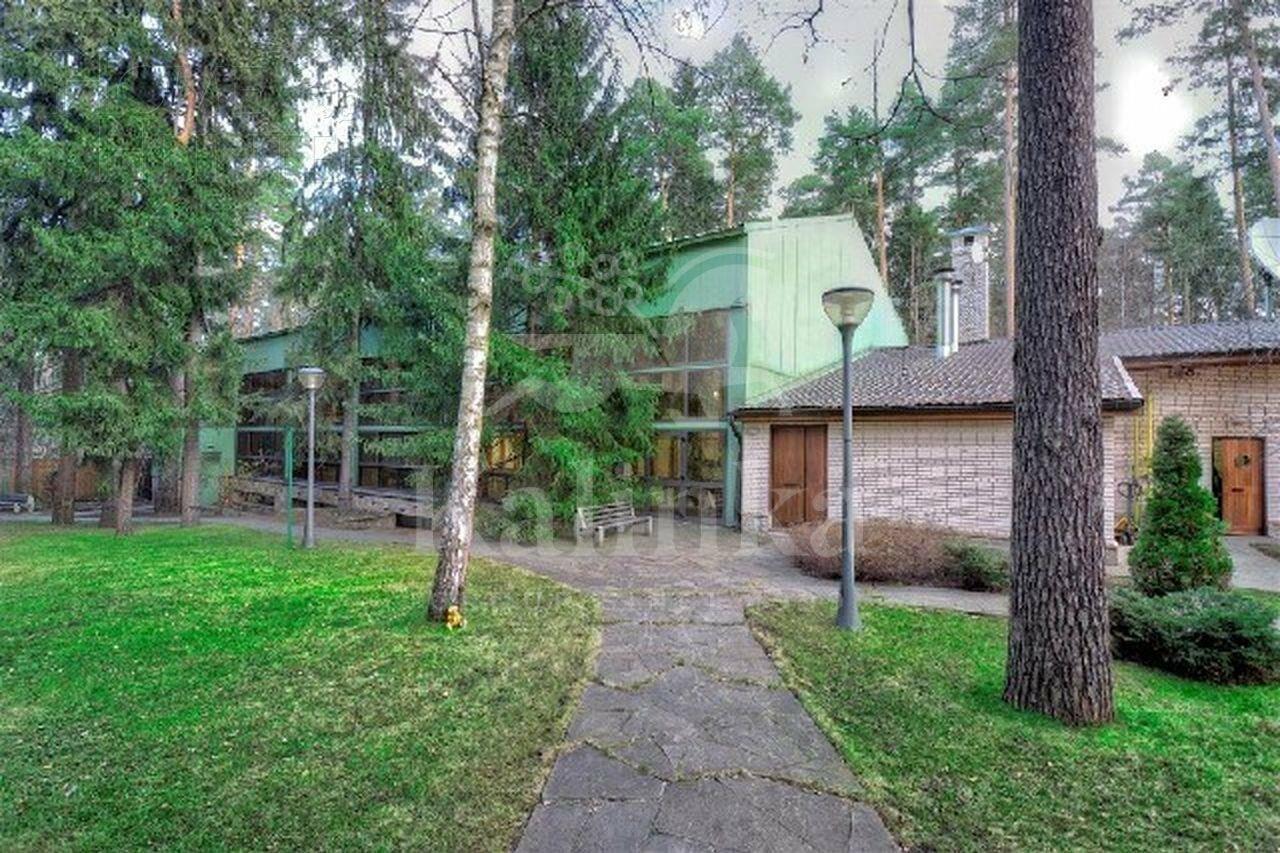 2-этажный коттедж 1 615 м² с отделкой