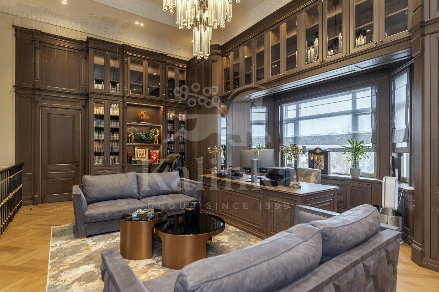 3-этажный коттедж 1 100 м² с отделкой