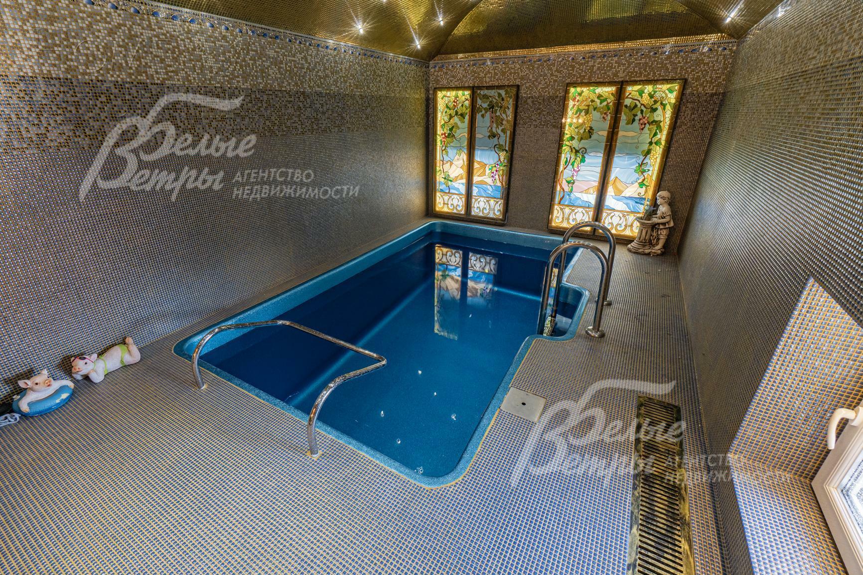 3-этажный коттедж 720 м² с отделкой