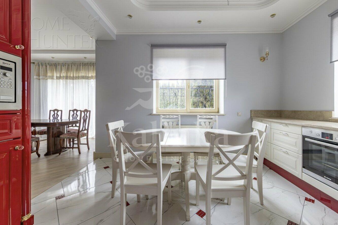 2-этажный коттедж 350 м² с отделкой