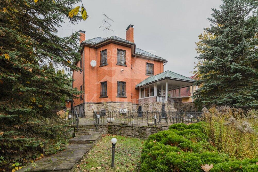 2-этажный коттедж 320 м² с отделкой