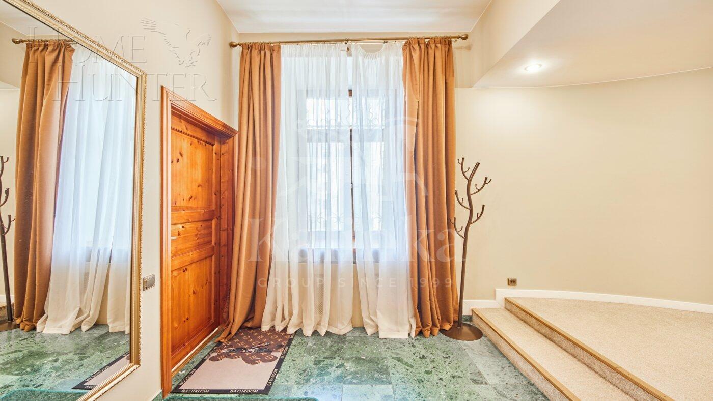 6-КОМН. КВАРТИРА С ОТДЕЛКОЙ 303 М² НА 3 ЭТАЖЕ